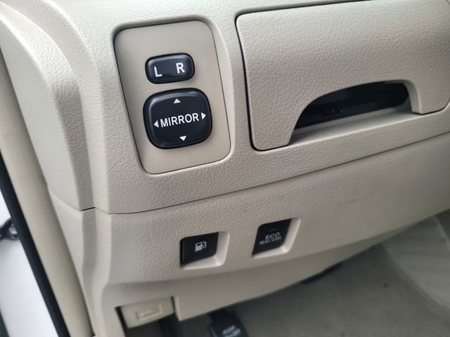 Used 2011 Toyota Camry Base image 17