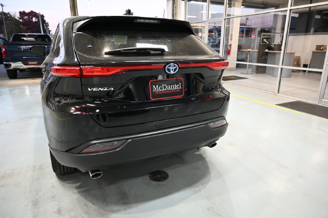 Used 2023 Toyota Venza LE AWD/4WD image 6