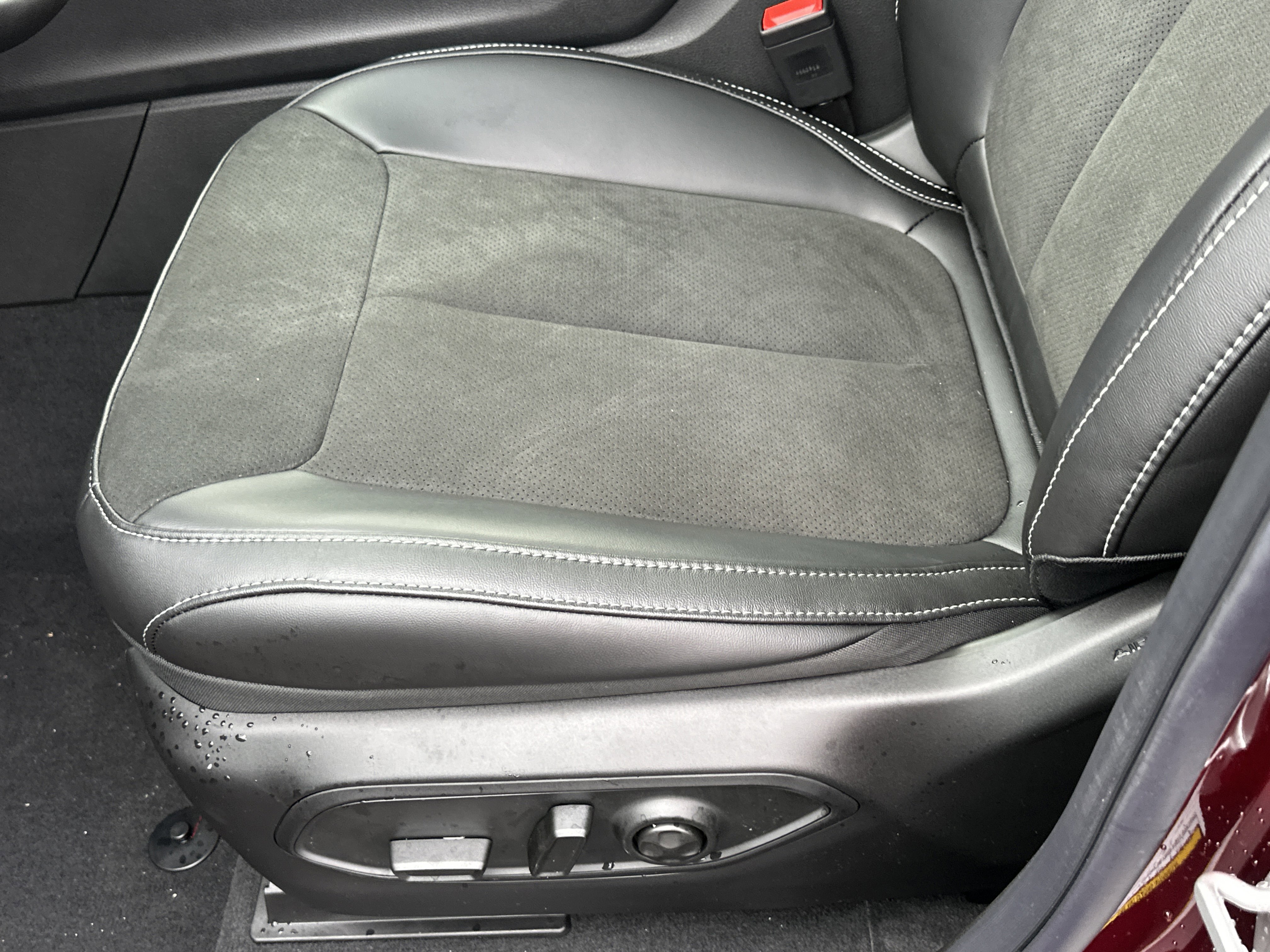 New 2026 Jeep Grand Cherokee Altitude image 30