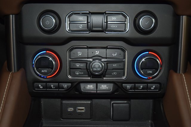 Used 2023 Chevrolet Suburban High Country w/ Premium Package image 32