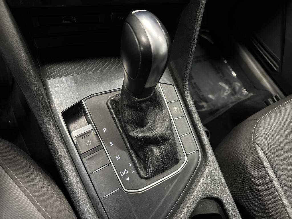 Used 2018 Volkswagen Tiguan S image 19