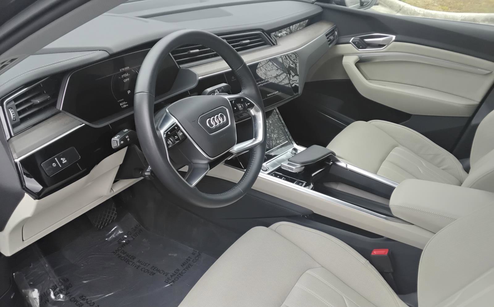 Used 2021 Audi e-tron Prestige w/ Prestige Package image 17