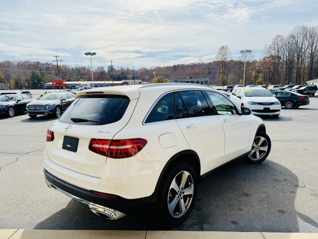Used 2019 Mercedes-Benz GLC 300 4MATIC image 4