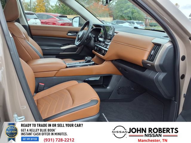 Used 2024 Nissan Pathfinder Platinum w/ Cargo Package image 20