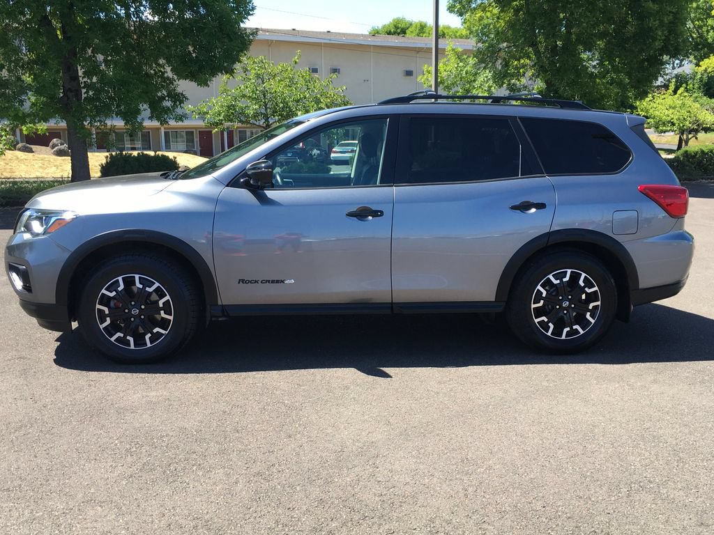 Used 2019 Nissan Pathfinder SL AWD/4WD image 3
