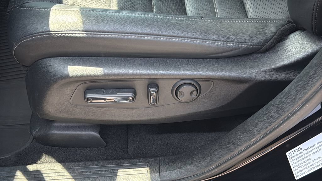 Used 2025 Honda CR-V EX-L image 9