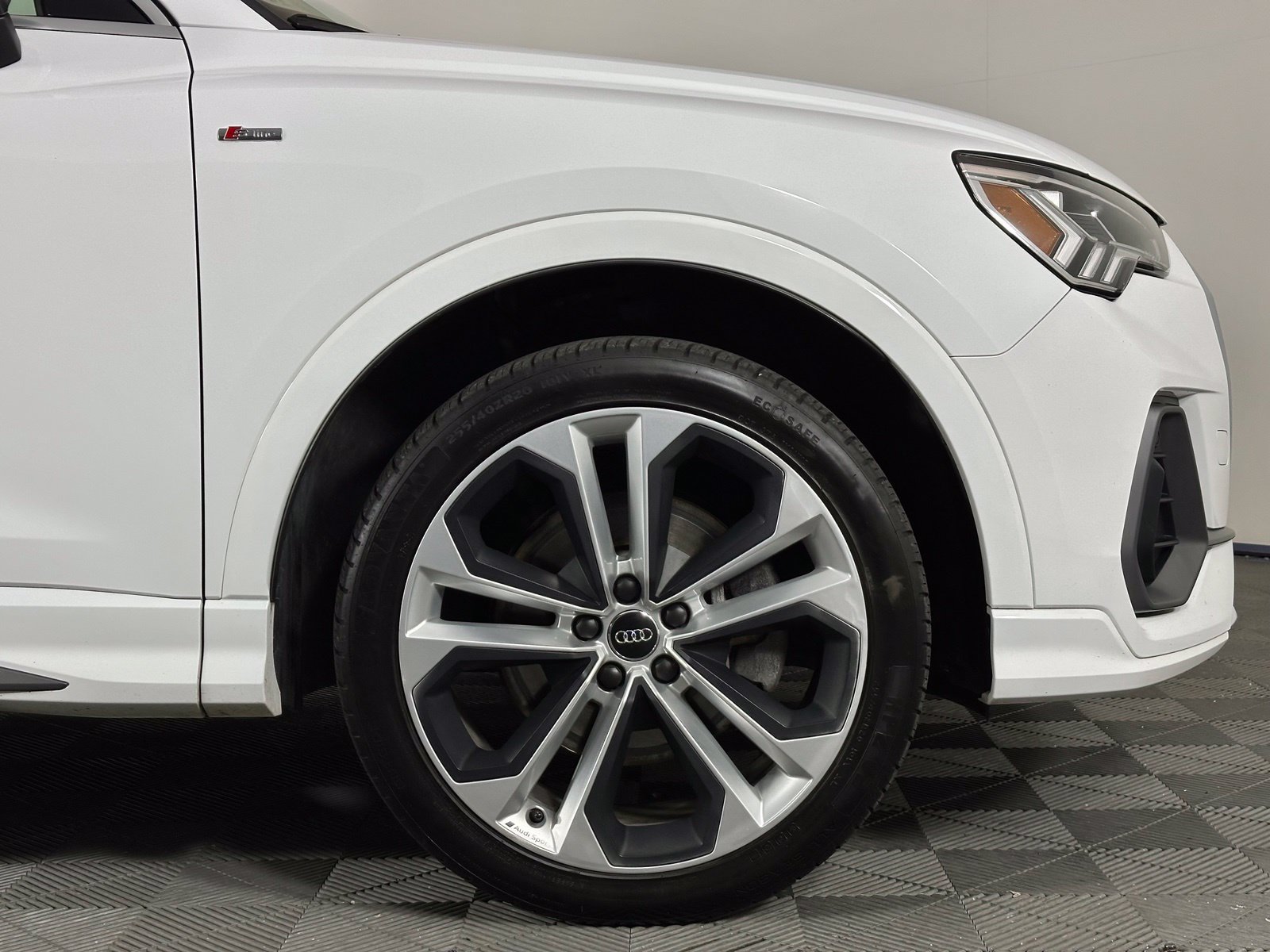 Used 2020 Audi Q3 2.0T Premium Plus w/ Premium Plus Package AWD/4WD image 8