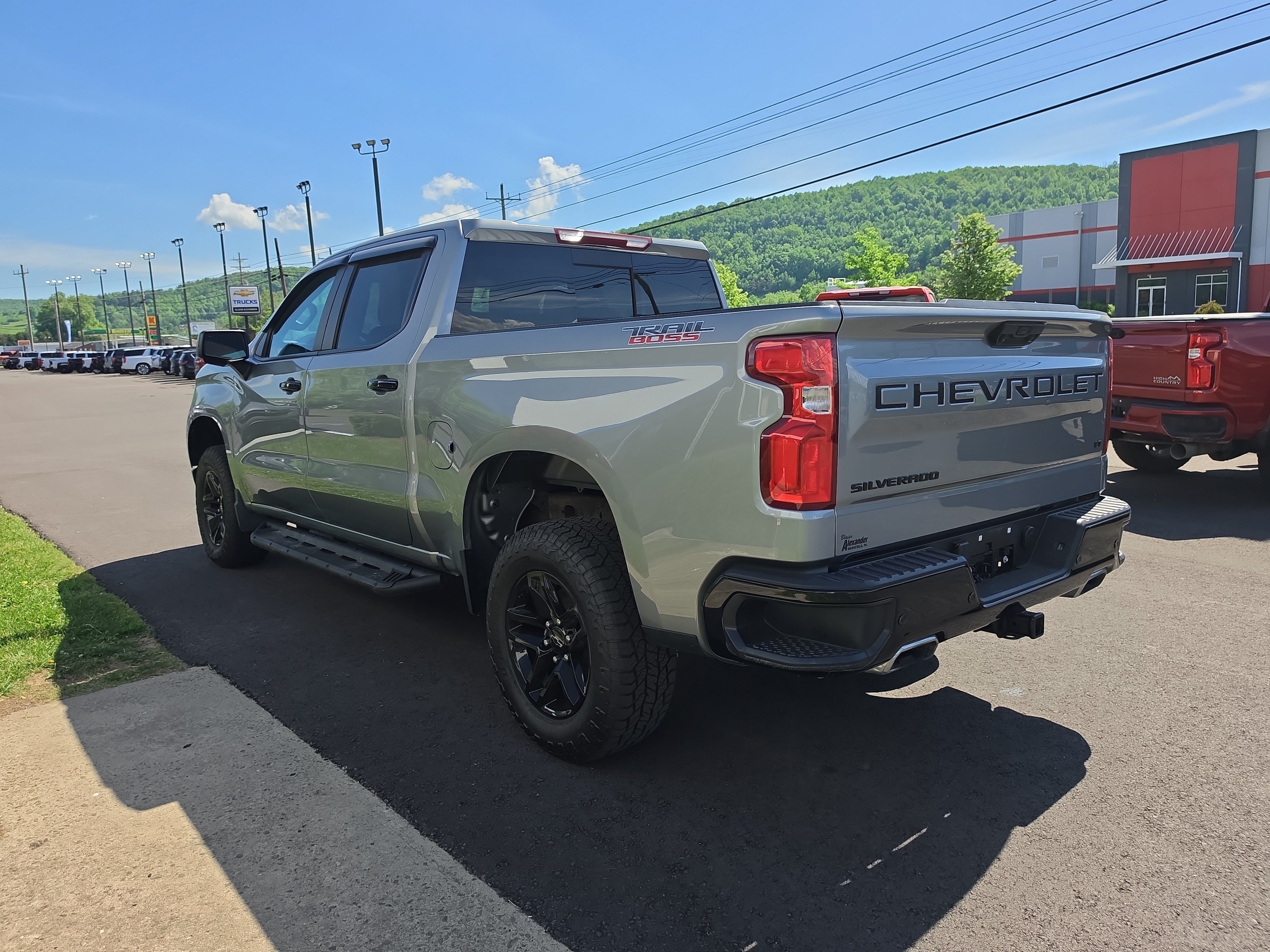 Used 2024 Chevrolet Silverado 1500 LT Trail Boss w/ Convenience Package II AWD/4WD image 6