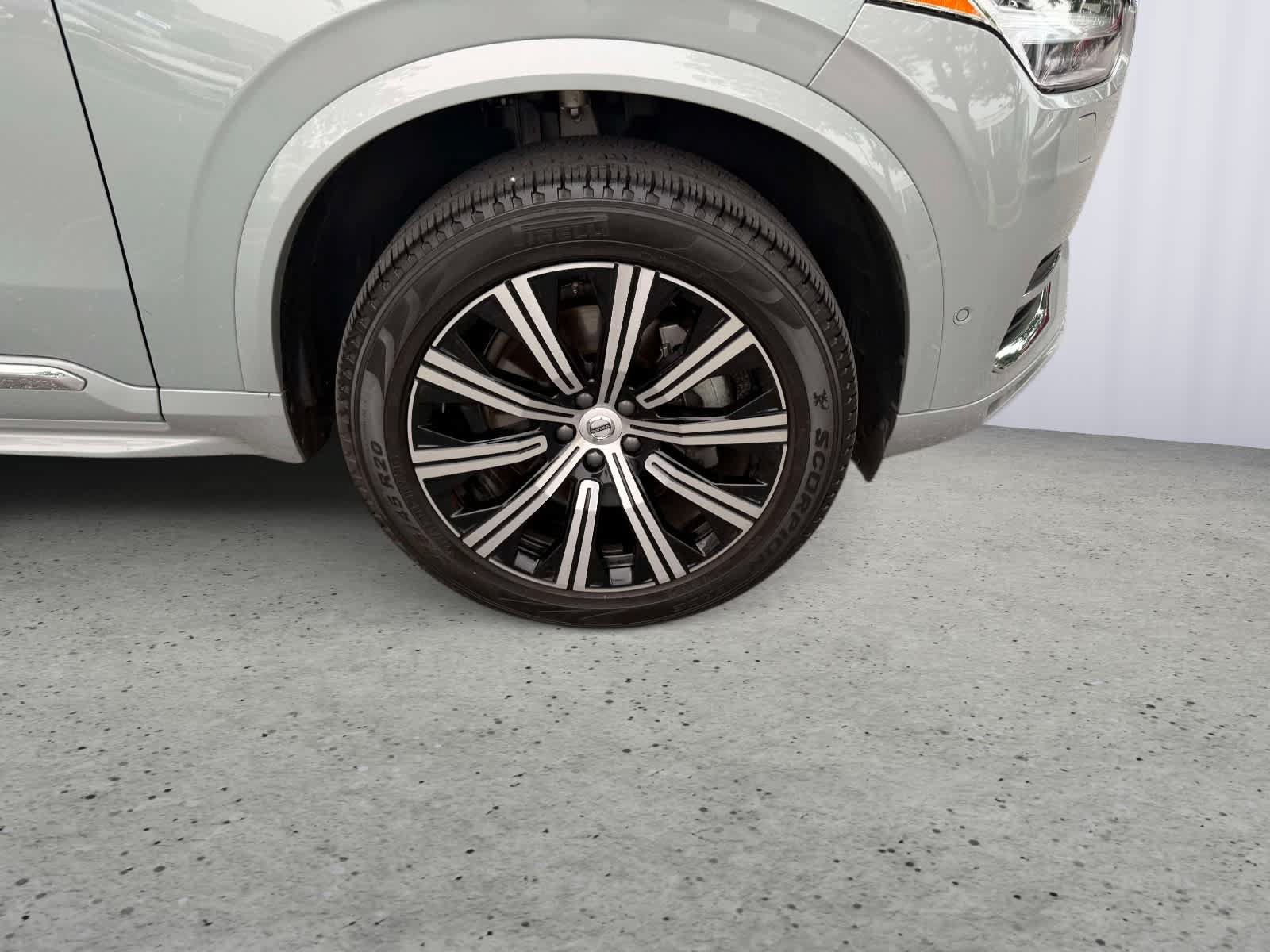 Used 2025 Volvo XC90 B6 Plus AWD/4WD image 9