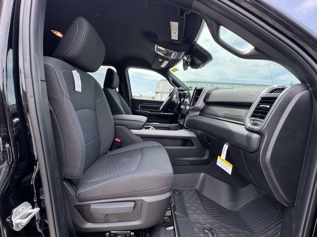 New 2026 RAM 3500 Big Horn AWD/4WD image 14