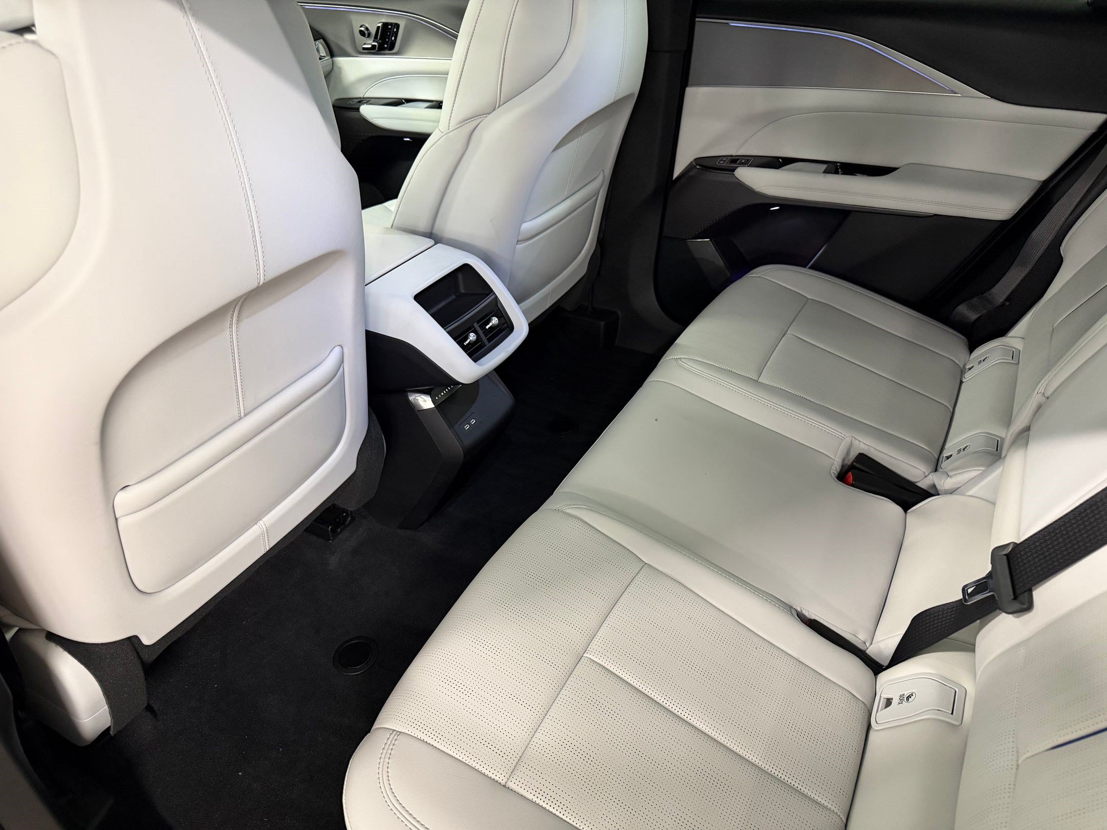 New 2027 Cadillac Lyriq Sport AWD/4WD image 41