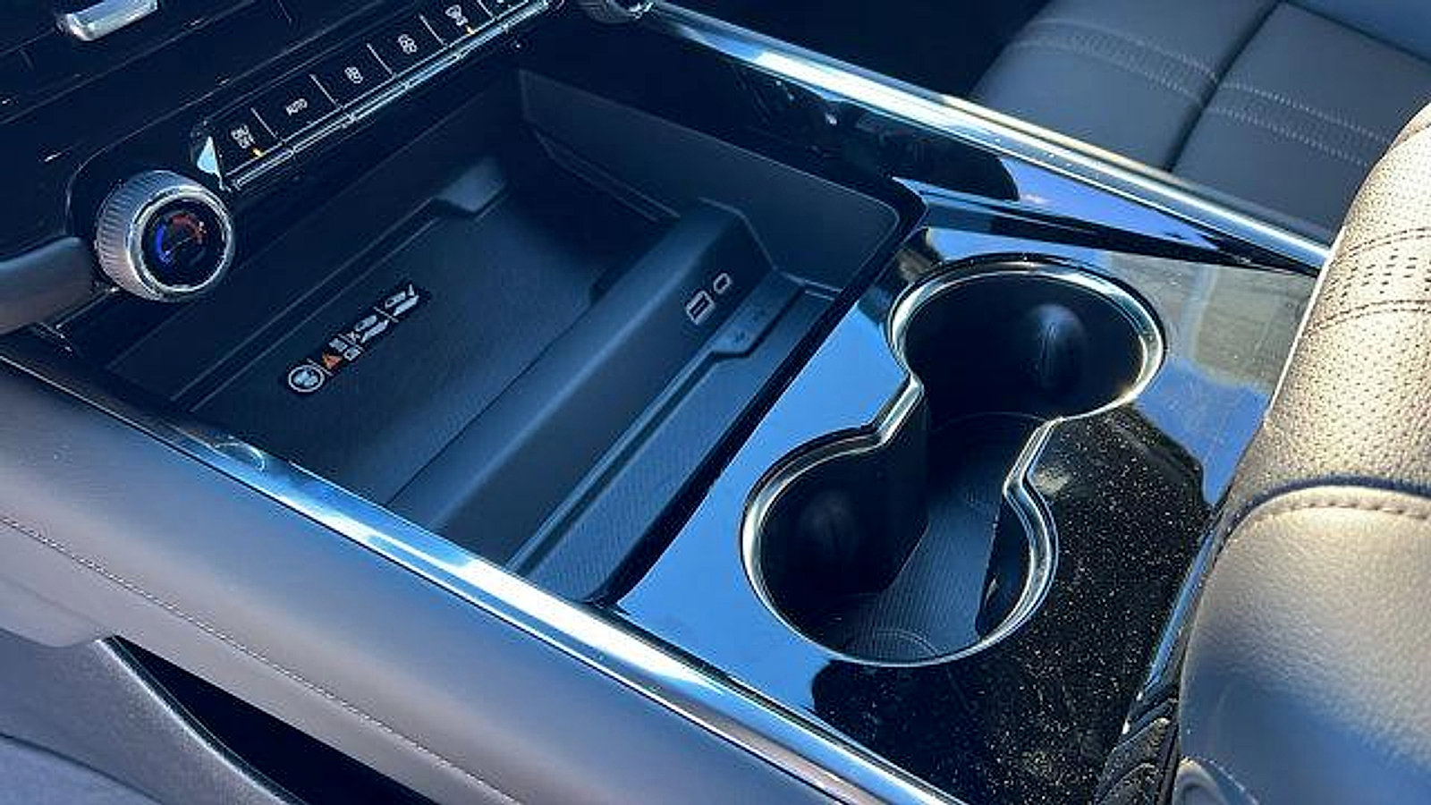 New 2026 Chevrolet Suburban High Country image 27