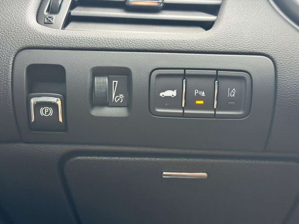 Used 2015 Chevrolet Impala LT FWD image 17