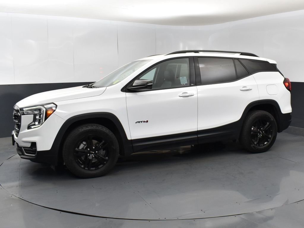 Used 2023 GMC Terrain AT4 image 4