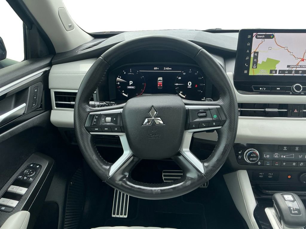 Used 2025 Mitsubishi Outlander SEL FWD image 18