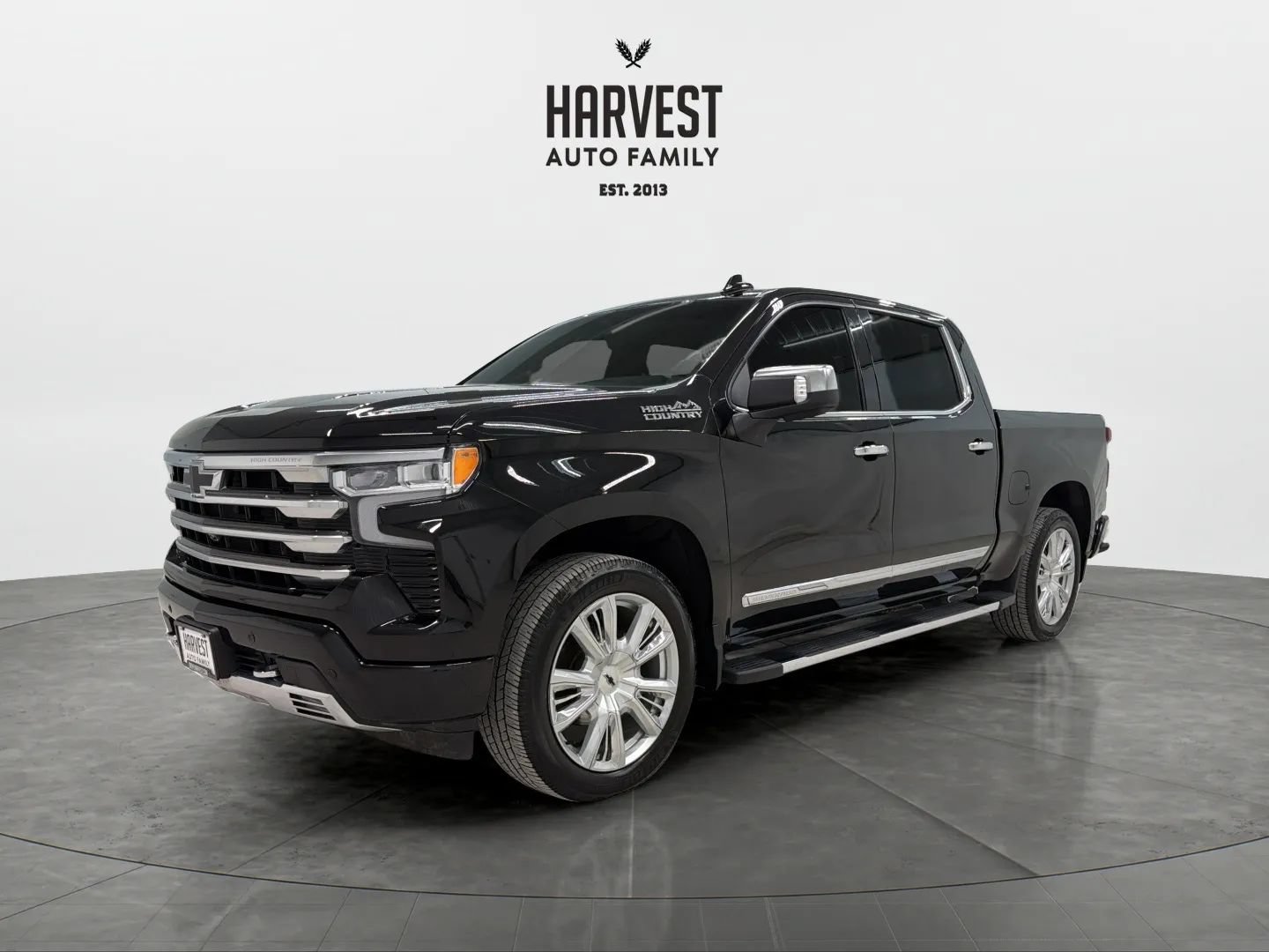 Used 2024 Chevrolet Silverado 1500 High Country w/ High Country Premium Package AWD/4WD image 1