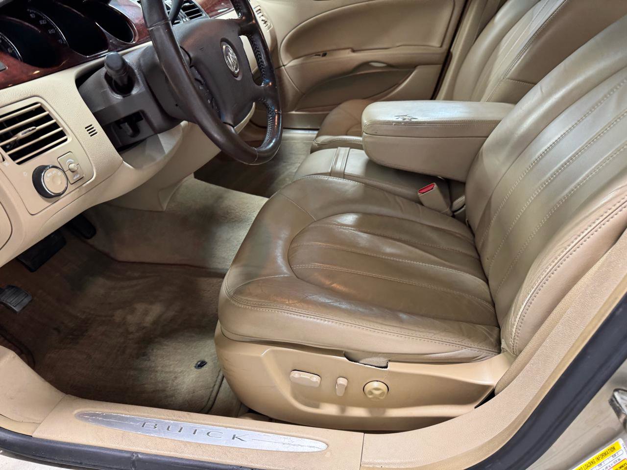 Used 2009 Buick Lucerne CXL FWD image 14