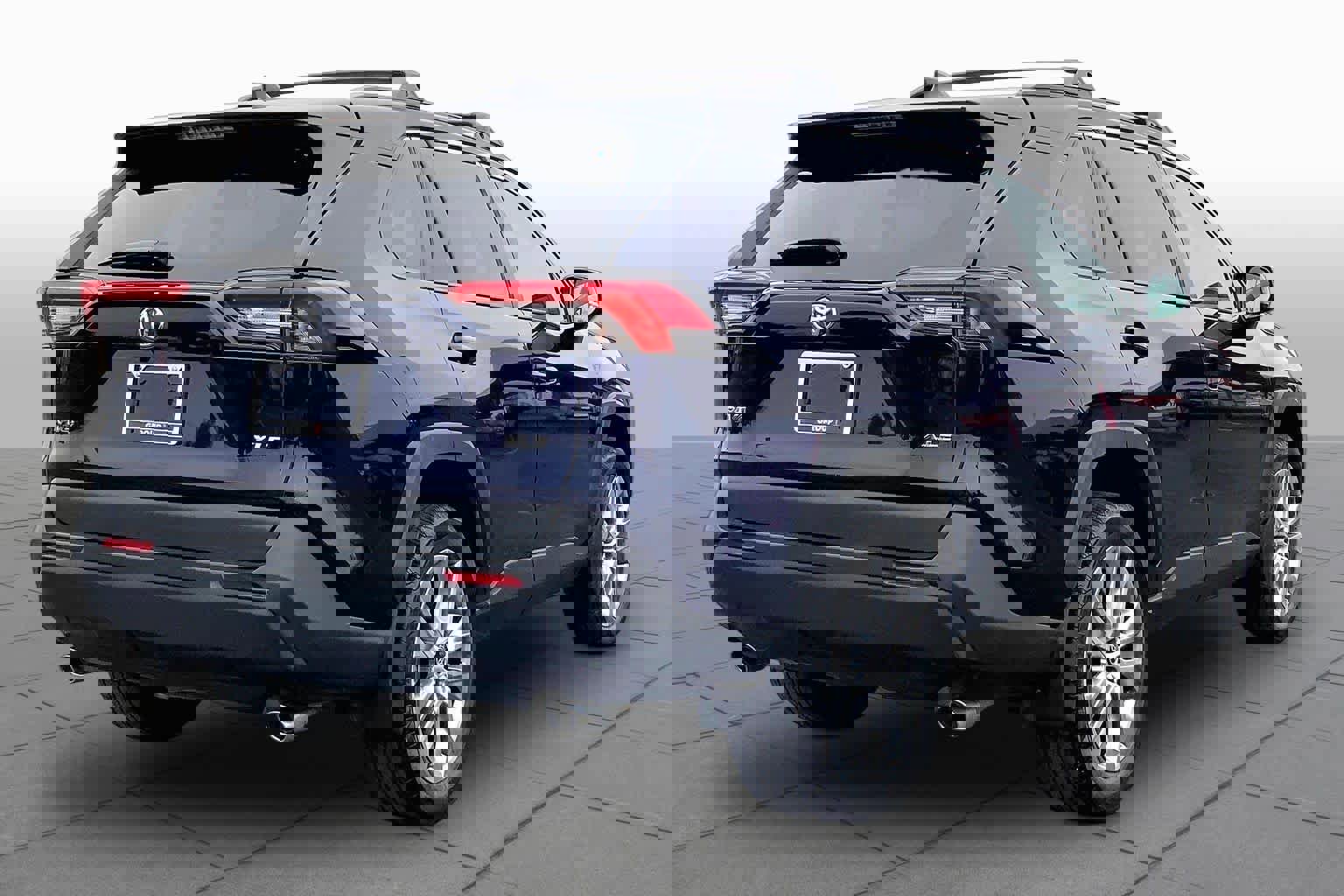 Used 2023 Toyota RAV4 XLE Premium FWD image 13