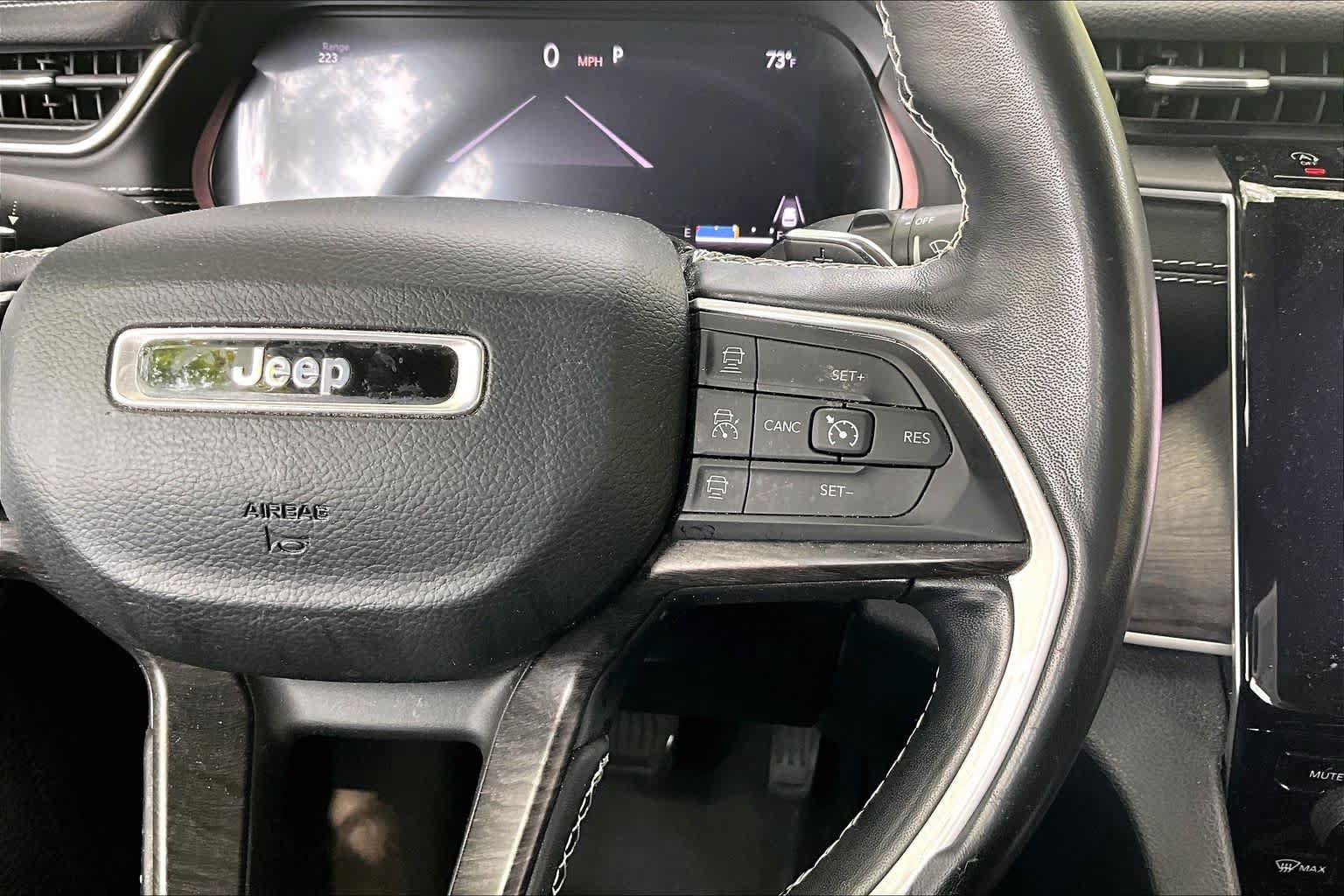 Used 2022 Jeep Grand Cherokee L Limited RWD image 24