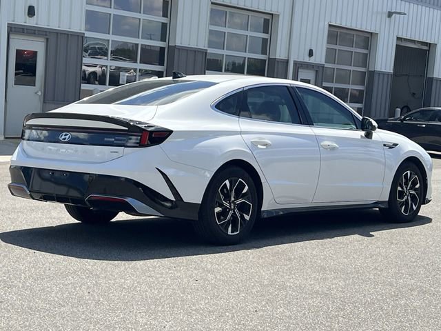 Certified 2025 Hyundai Sonata SEL AWD/4WD image 13