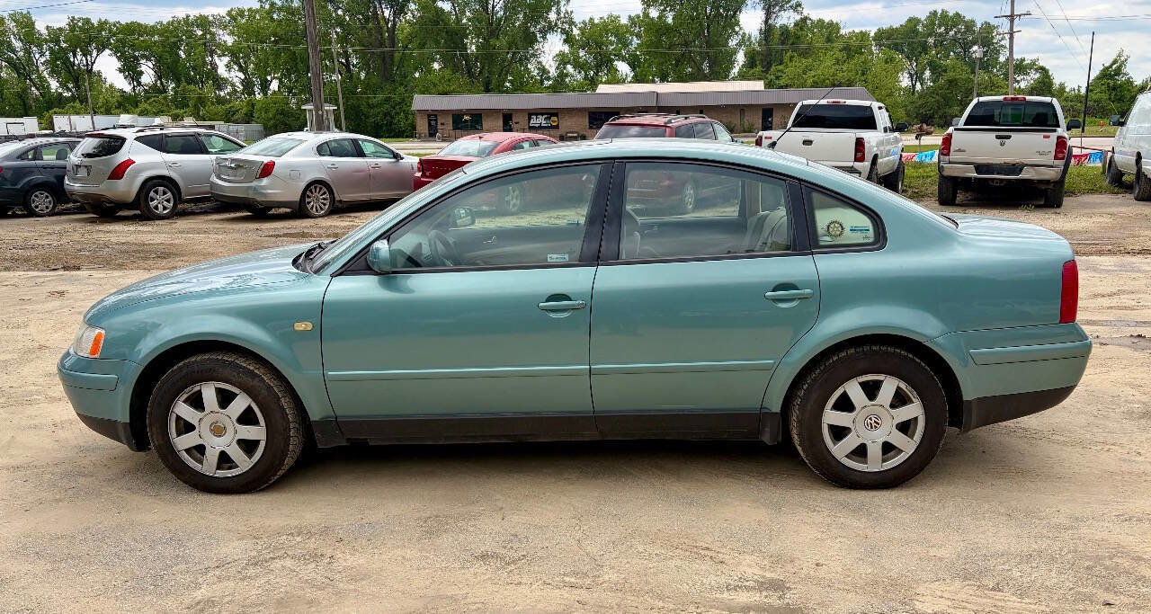 Used 1999 Volkswagen Passat GLS FWD image 2