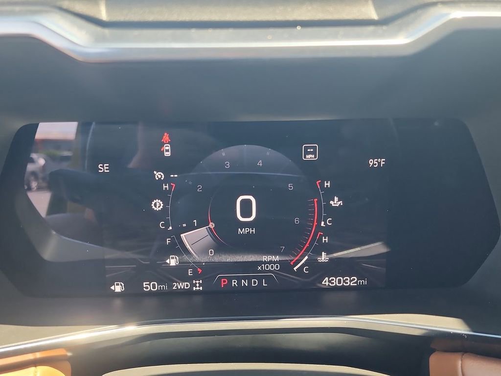 Certified 2023 GMC Canyon AT4 w/ AT4 Premium Package AWD/4WD image 11