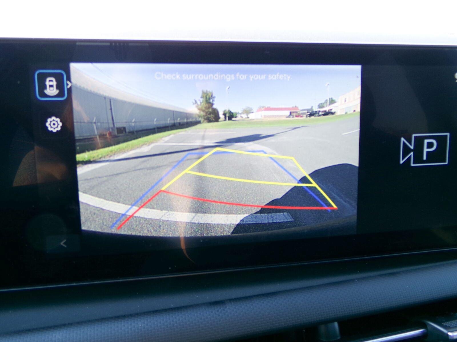 Used 2025 Hyundai Santa Cruz SEL FWD image 9