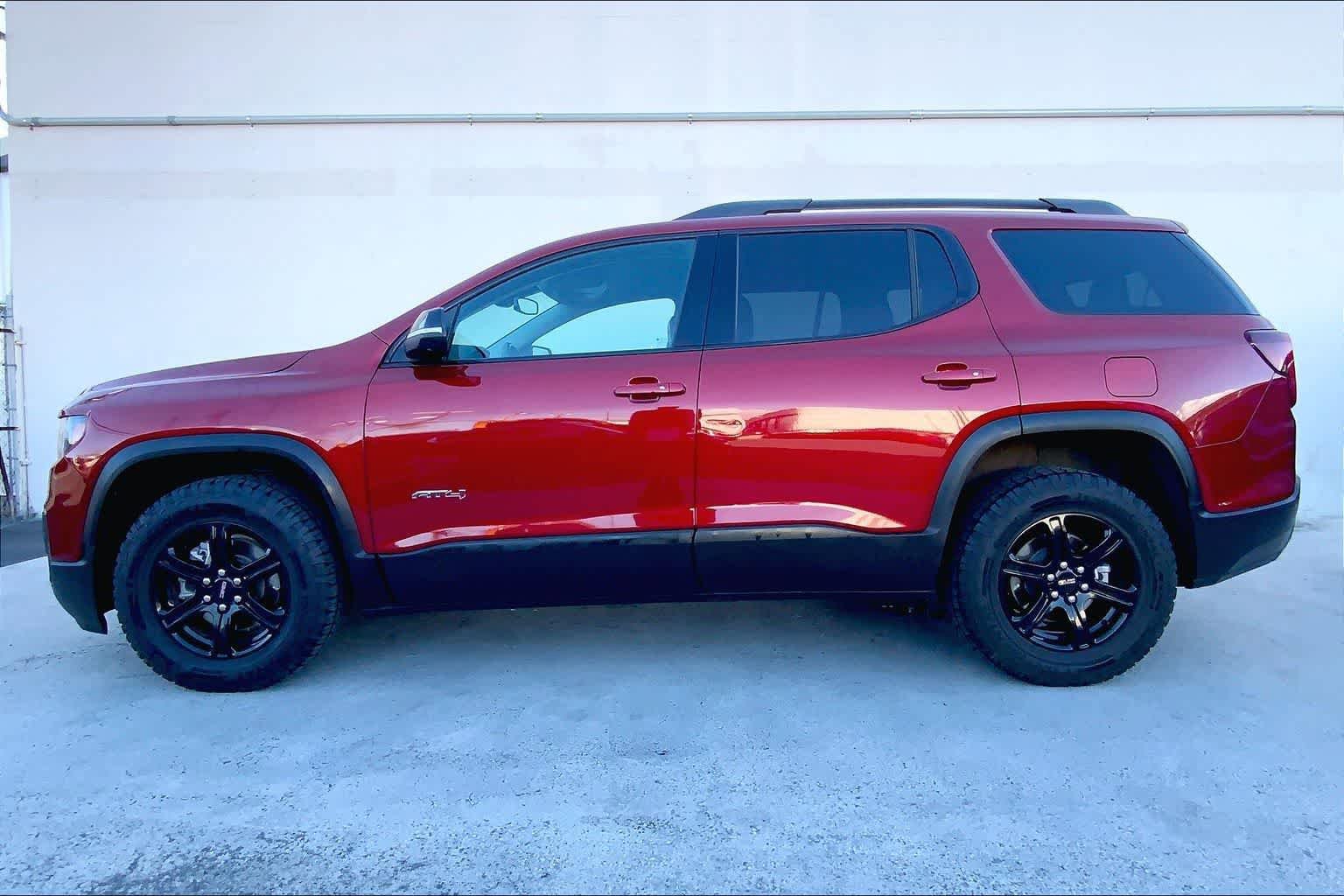 Used 2023 GMC Acadia AT4 w/ Technology Package AWD/4WD image 4