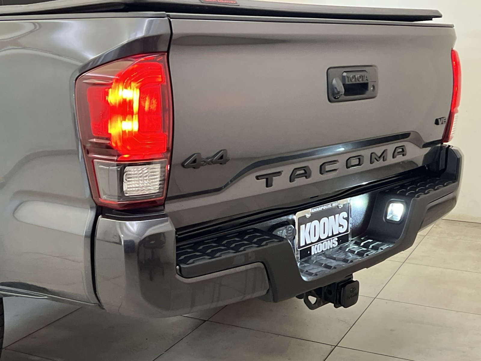 Used 2023 Toyota Tacoma SR5 AWD/4WD image 29
