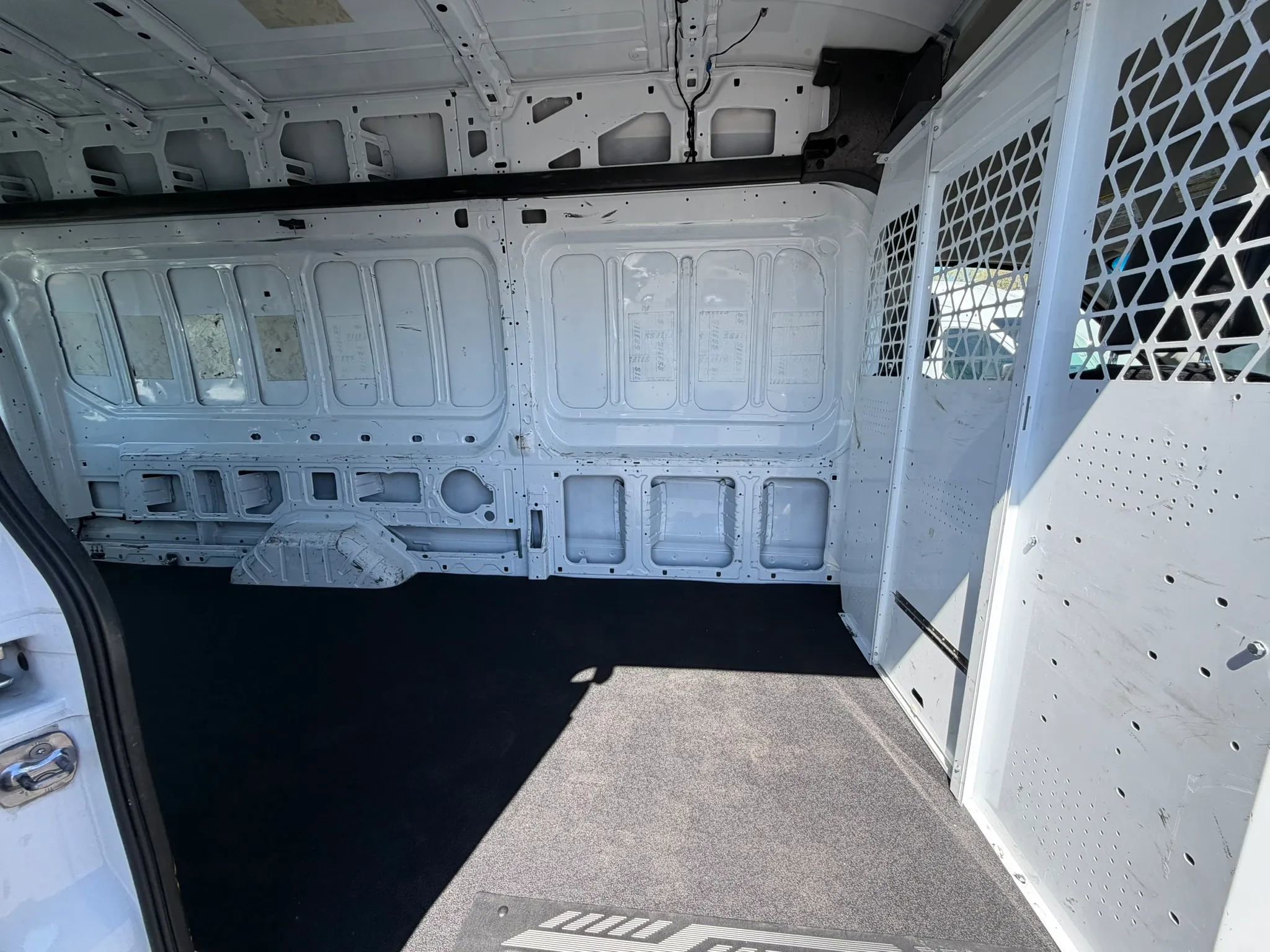 Used 2021 Ford Transit 250 148 High Roof Extended RWD image 18