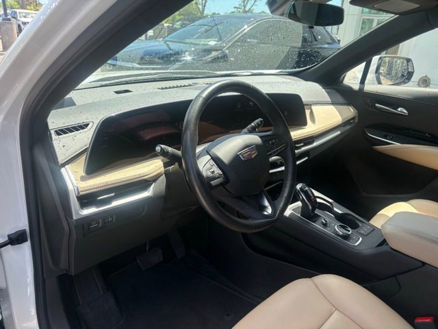 Certified 2024 Cadillac XT4 Luxury w/ Cold Weather Package FWD image 13