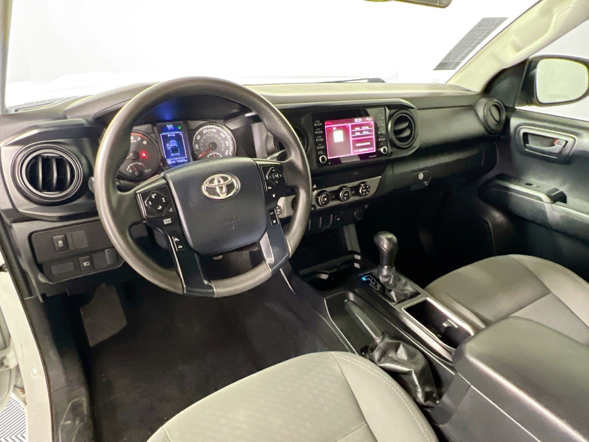 Used 2020 Toyota Tacoma SR AWD/4WD image 28