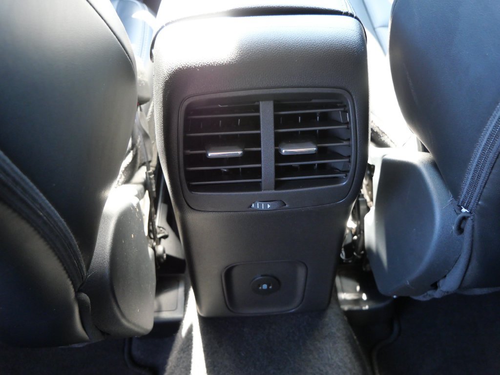 Certified 2025 Ford Escape Platinum AWD/4WD image 17