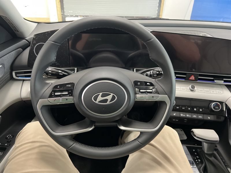 New 2026 Hyundai Elantra Limited FWD image 24