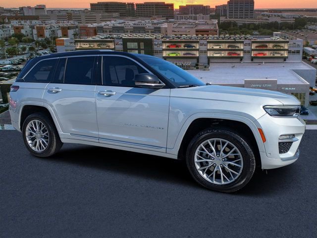 Used 2022 Jeep Grand Cherokee Summit AWD/4WD image 1