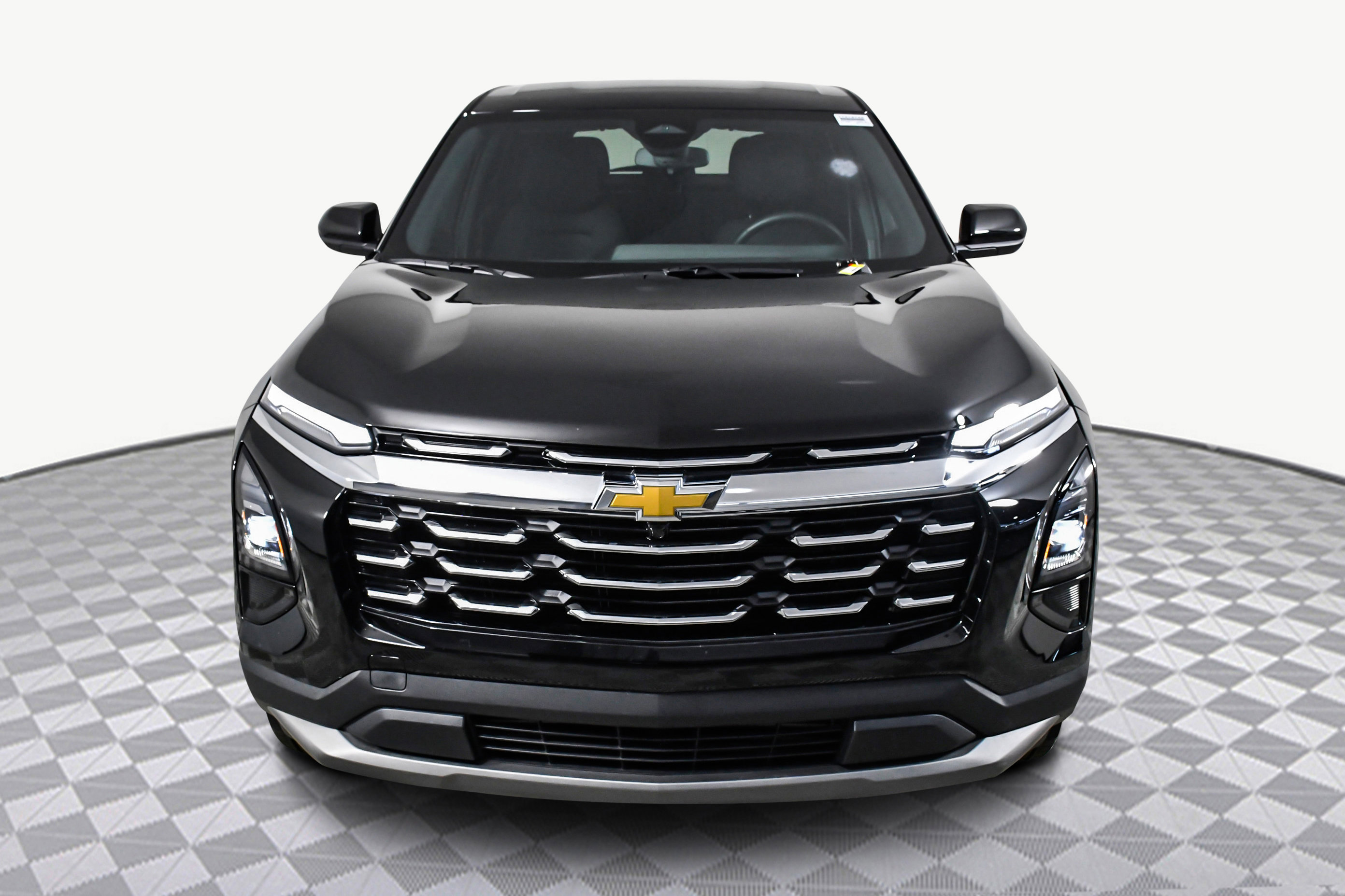 Used 2026 Chevrolet Equinox LT image 2