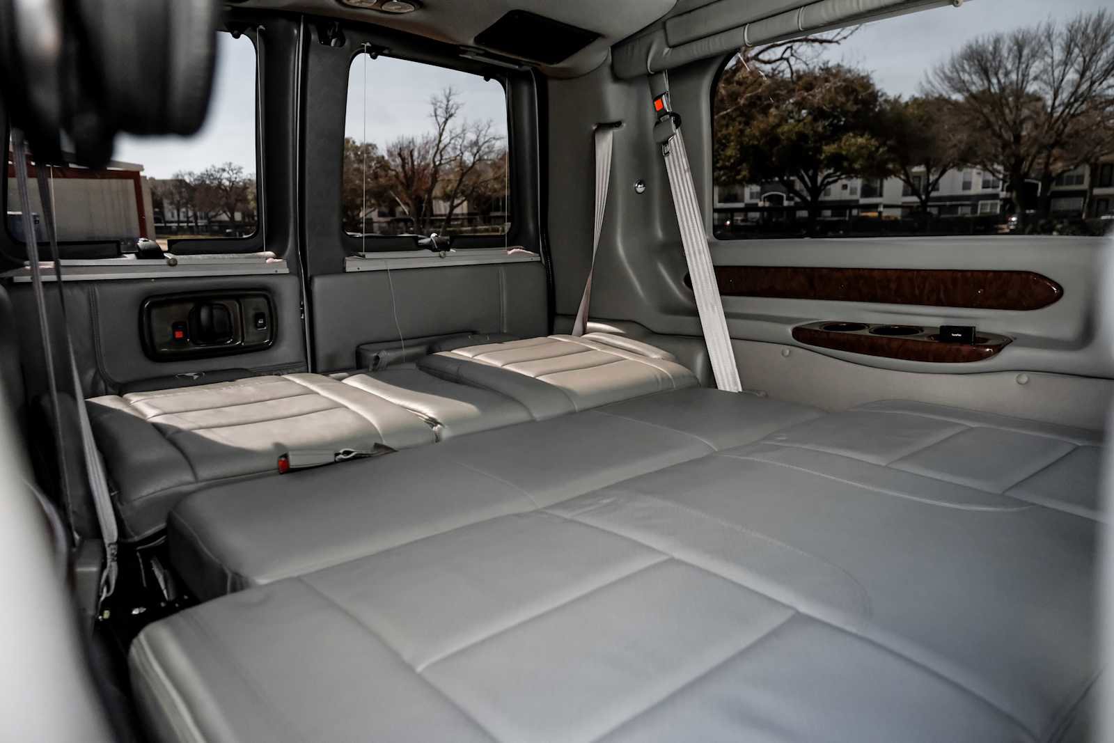 Used 2011 Chevrolet Express 1500 image 38