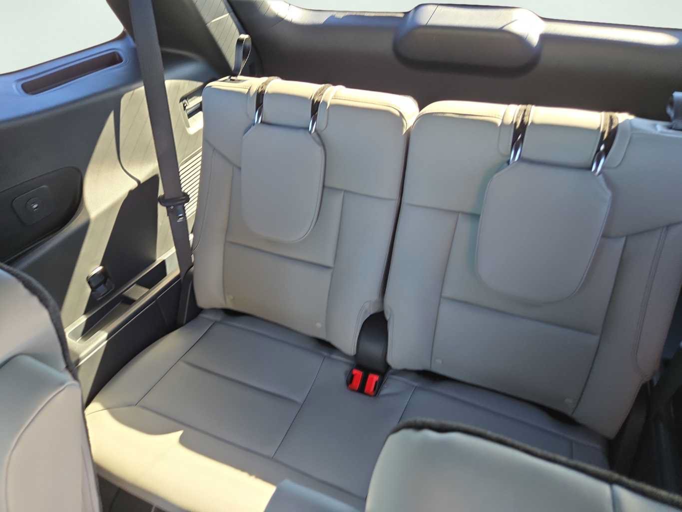 New 2027 Ford Explorer Active RWD image 23