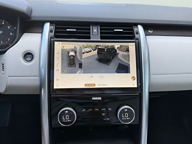 Certified 2025 Land Rover Discovery S AWD/4WD image 24
