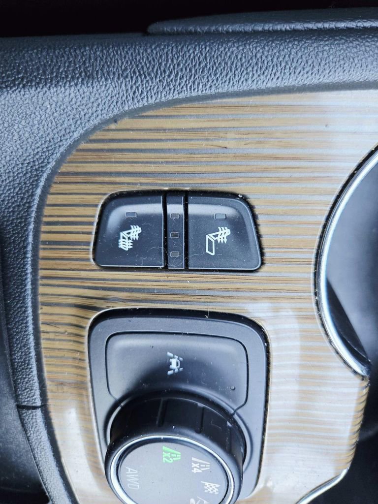 Used 2021 GMC Acadia SLE w/ Driver Convenience Package AWD/4WD image 32
