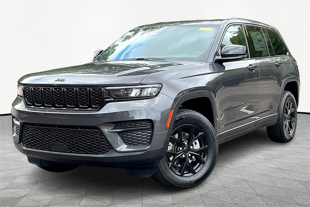 New 2025 Jeep Grand Cherokee Altitude image 2