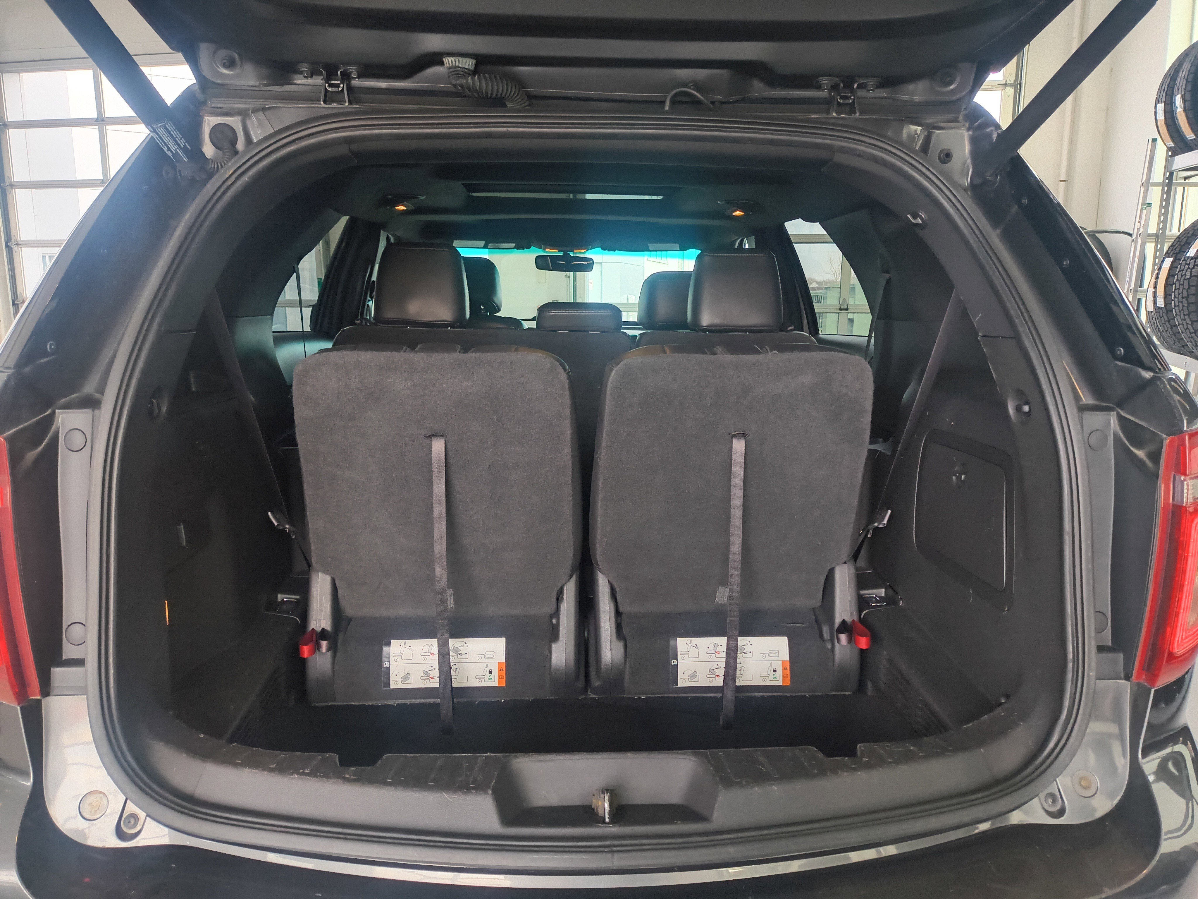 Used 2015 Ford Explorer XLT w/ Equipment Group 202B image 7