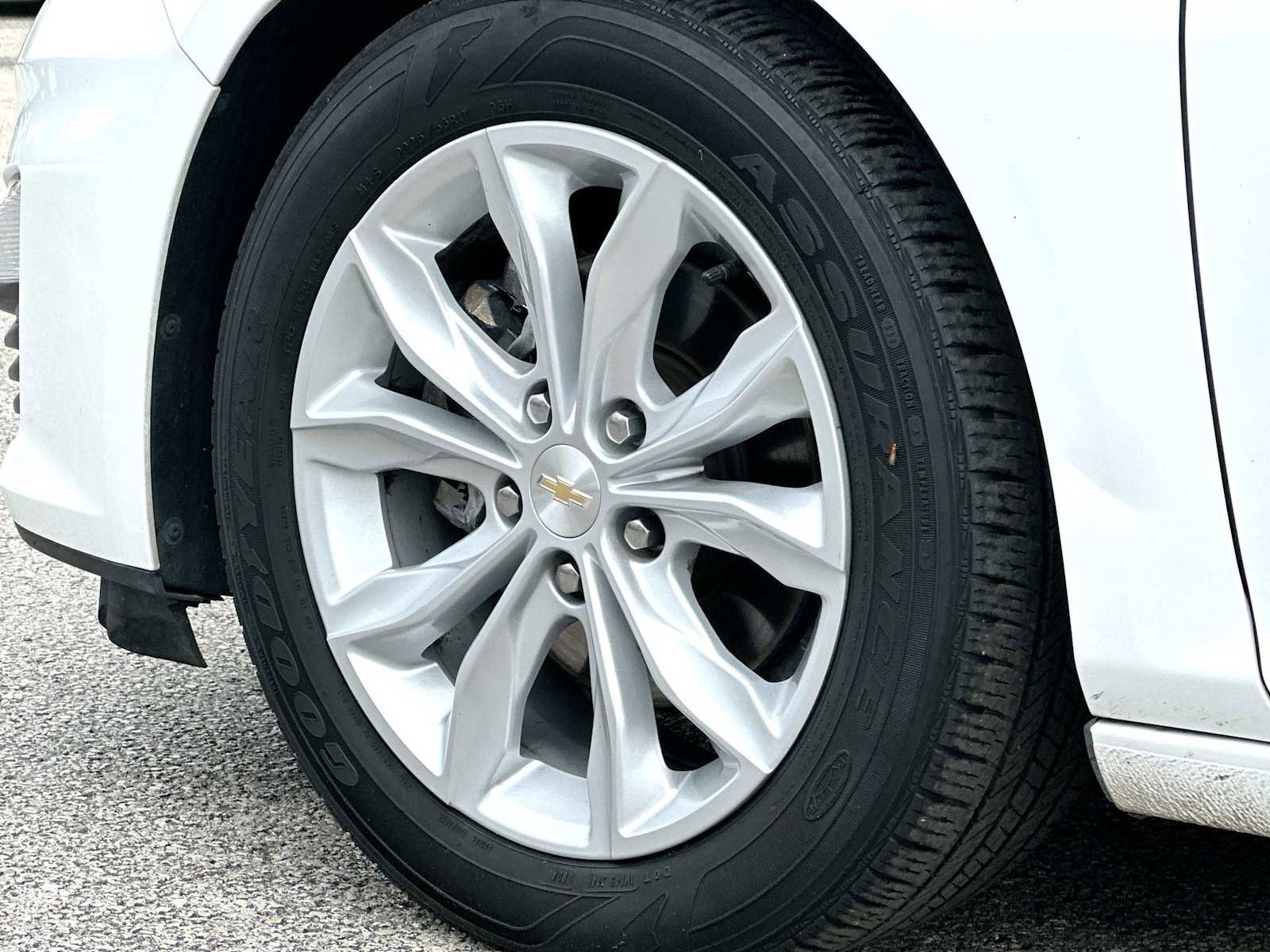 Used 2025 Chevrolet Malibu LT FWD image 11