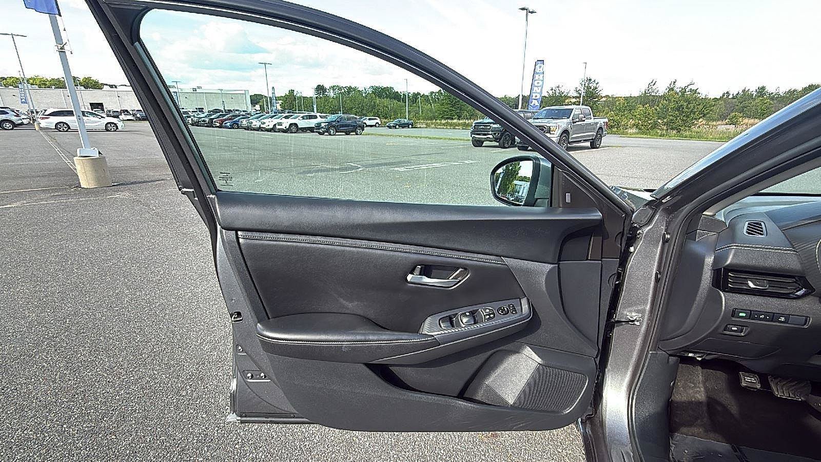 Used 2023 Nissan Sentra SV FWD image 24
