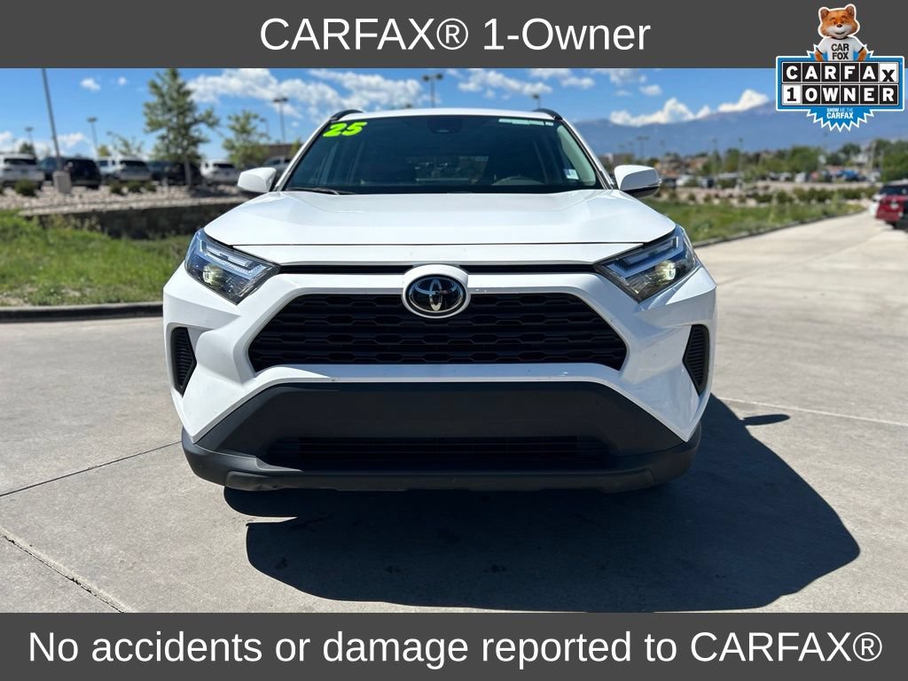 Used 2025 Toyota RAV4 XLE AWD/4WD image 2
