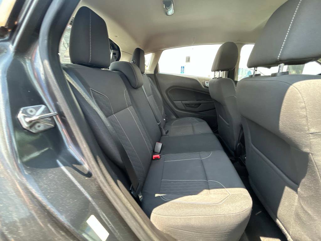 Used 2015 Ford Fiesta SE image 16