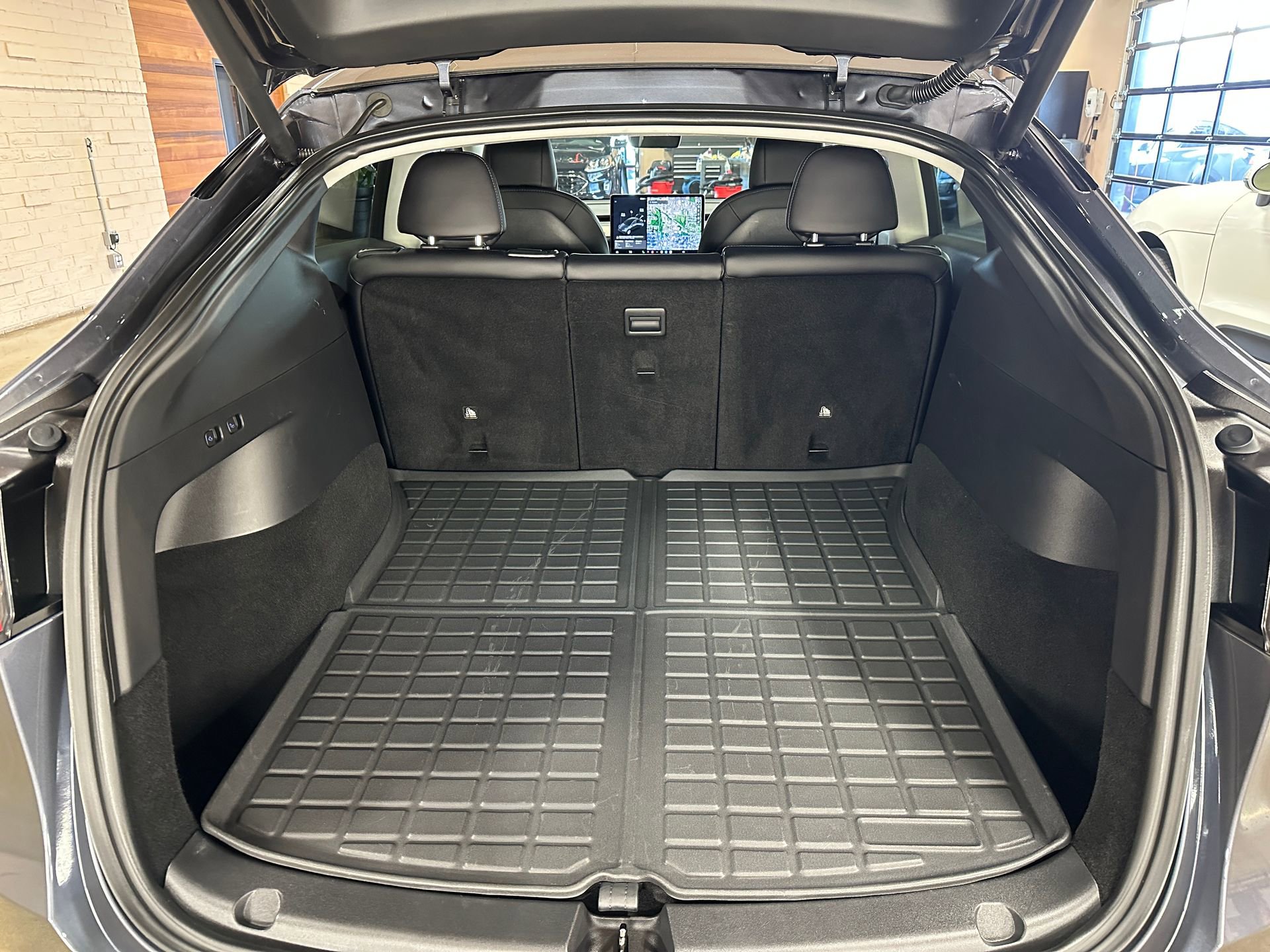 Used 2021 Tesla Model Y Long Range image 15