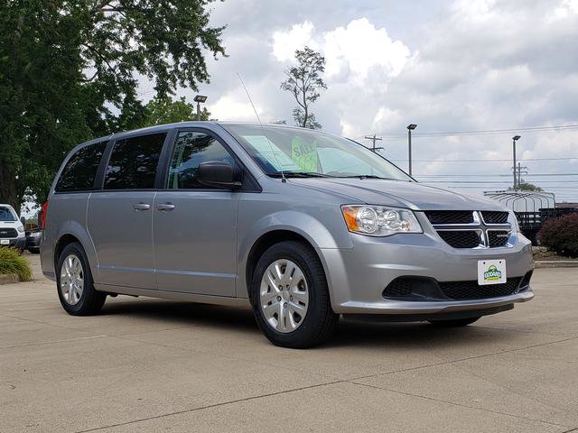 Used 2018 Dodge Grand Caravan SE w/ UConnect Hands-Free Group FWD image 8