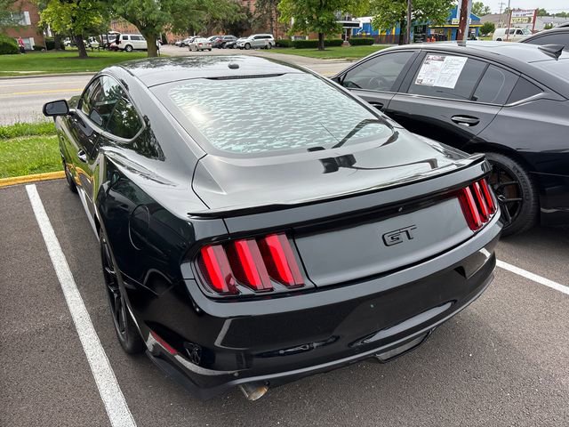 Used 2017 Ford Mustang GT Premium w/ Black Accent Package RWD image 4