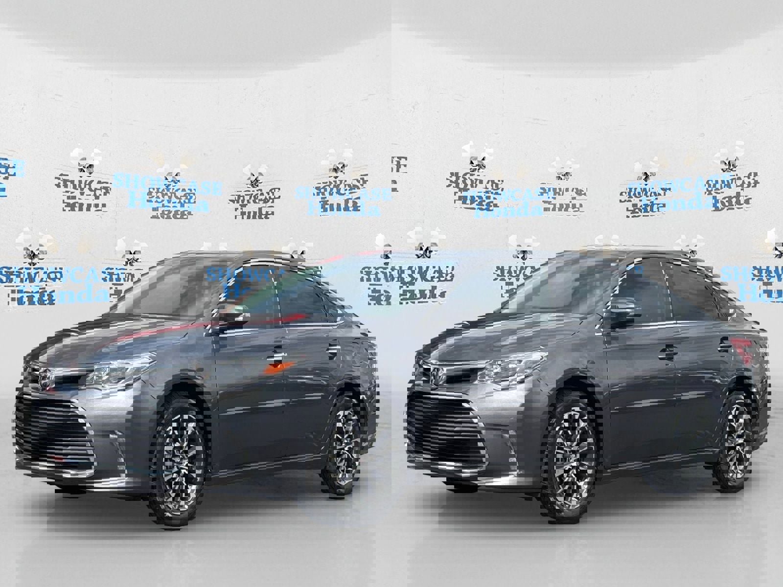 Used 2018 Toyota Avalon XLE Premium w/ Carpet Mat Package image 2